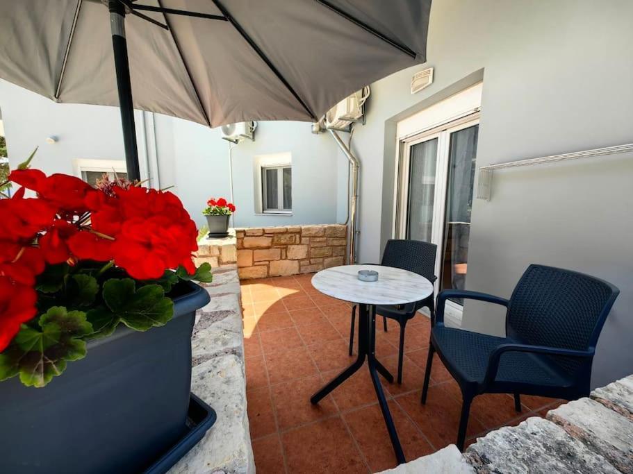 Nina Apartment 干尼亞 外观 照片